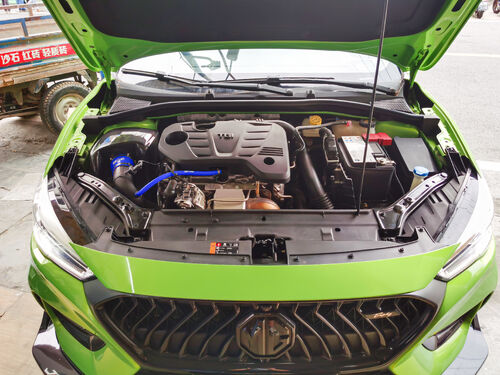 último caso de la compañía sobre MG6 actualizado con caja de admisión de fibra de carbono, abriendo una nueva dimensión de rendimiento